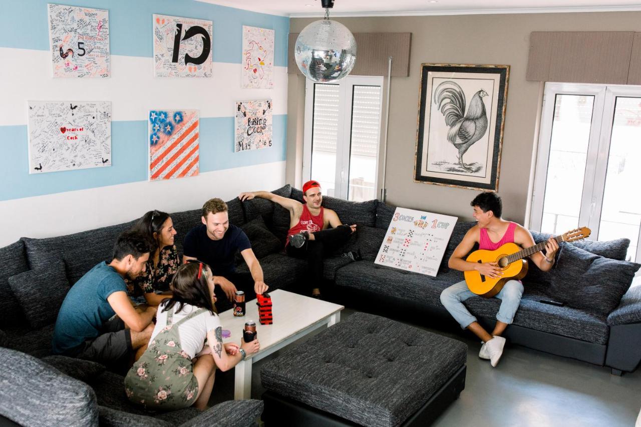 Rising Cock Party Hostel ลากอส ภายนอก รูปภาพ