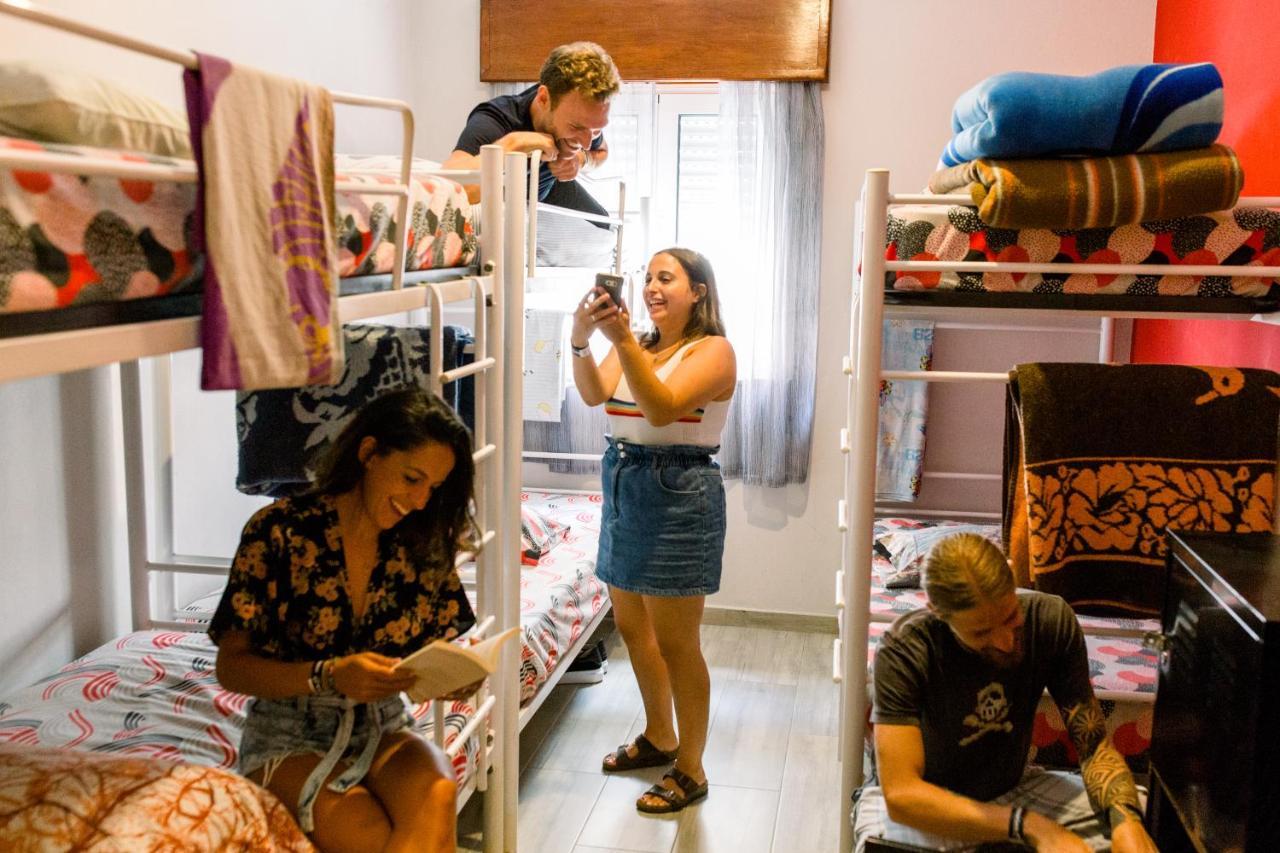 Rising Cock Party Hostel ลากอส ภายนอก รูปภาพ